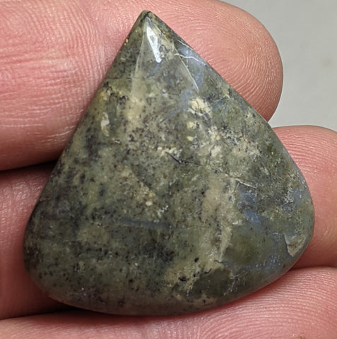 Actinolite Cabochon 3.3 cm #26