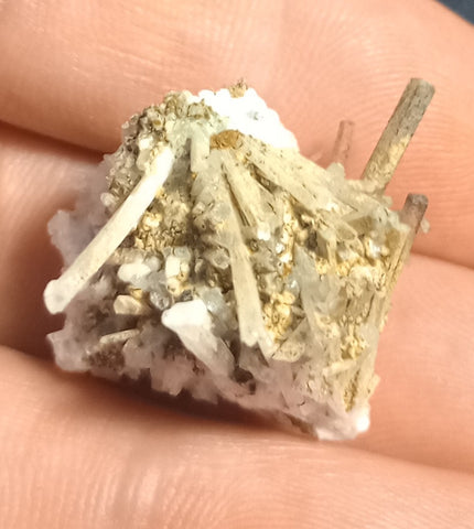 Fine Scolecite crystal from Pune, India #212
