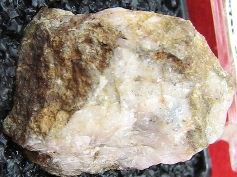 Pilsenite,Hessite