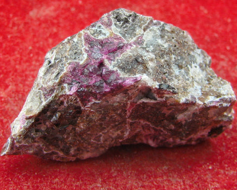 Eudialyte,Vlasovite