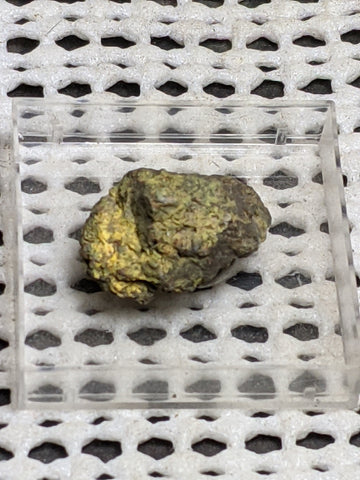 Pottsite, Clinobisvante, Rare Type Locality Mineral.  1.7 cm # 3022