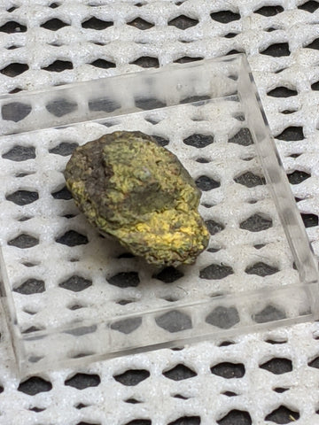 Pottsite, Clinobisvante, Rare Type Locality Mineral.  1.7 cm # 3022