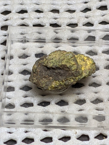 Pottsite, Clinobisvante, Rare Type Locality Mineral.  1.7 cm # 3022
